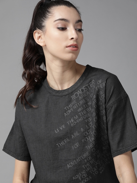 

Roadster Women Charcoal Grey Printed Cotton Round Neck Denim T-shirt