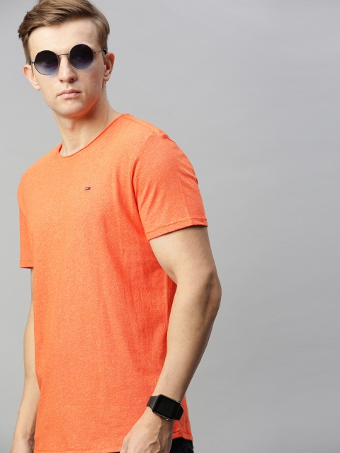 

Tommy Hilfiger Men Orange Solid Round Neck T-shirt