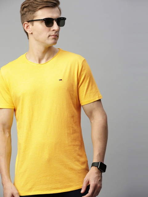 

Tommy Hilfiger Men Yellow Solid Round Neck T-shirt