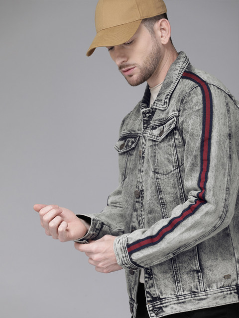 

Roadster Men Grey Washed Denim Jacket With Striped Detailing