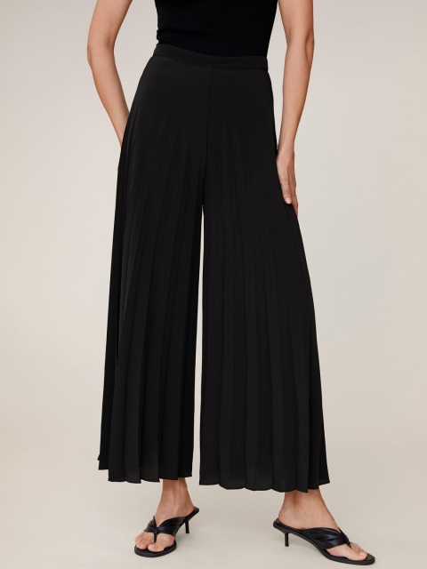 

MANGO Women Black Accordion Pleats Regular Fit Solid Parallel Trousers