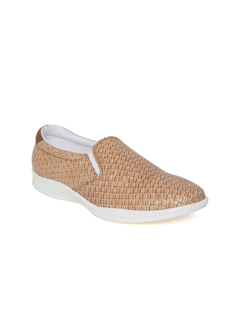 

Knotty Derby by Arden Women Brown Basket Weave Slip-Ons