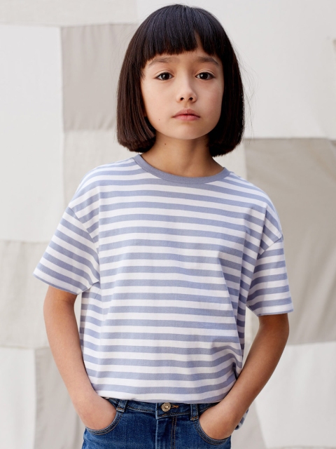 

Mango Kids Girls White & Blue Striped Round Neck T-shirt