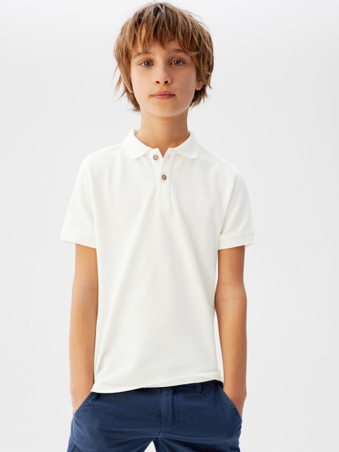 

Mango Kids Boys White Solid Polo Collar T-shirt