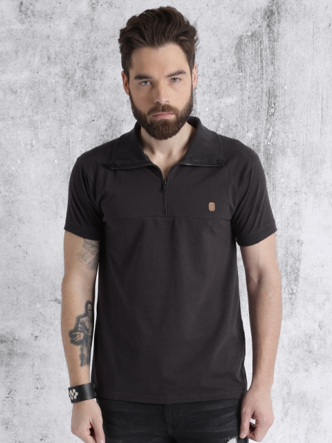 

Roadster Men Purple Solid Mock Collar T-shirt