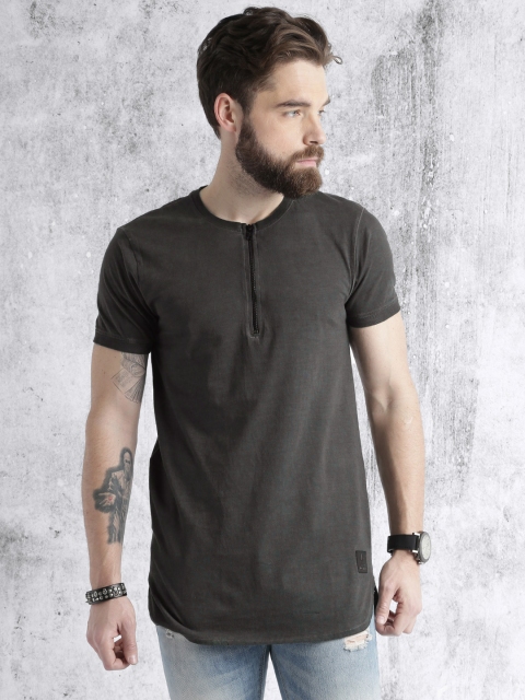 

Roadster Men Black Solid Round Neck Pure Cotton T-shirt