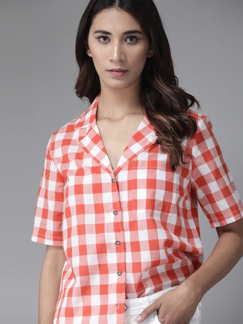 

Roadster Women Coral Orange & White Pure Cotton Regular Fit Checked Casual Shirt