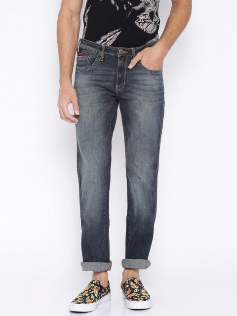 

Wrangler Blue Low-Rise Skanders Slim Fit Jeans