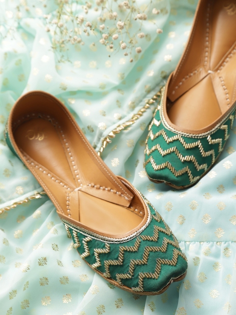 

House of Pataudi Women Green & Gold-Toned Embellished Handcrafted Mojaris