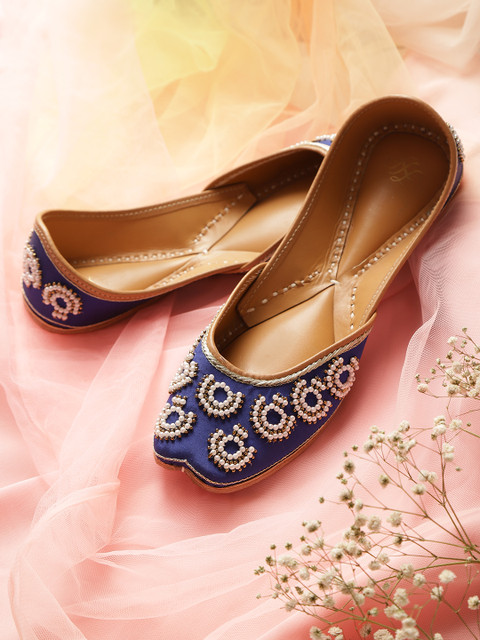

House of Pataudi Women Navy Blue & White Beaded & Embroidered Handcrafted Mojaris