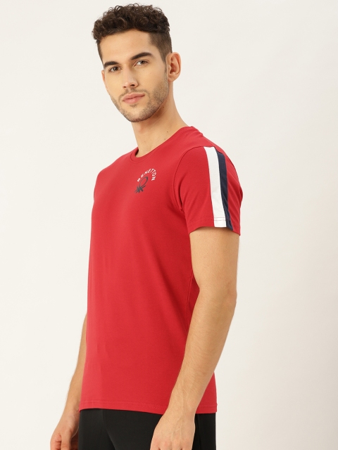 

United Colors of Benetton Men Red Solid Round Neck T-shirt