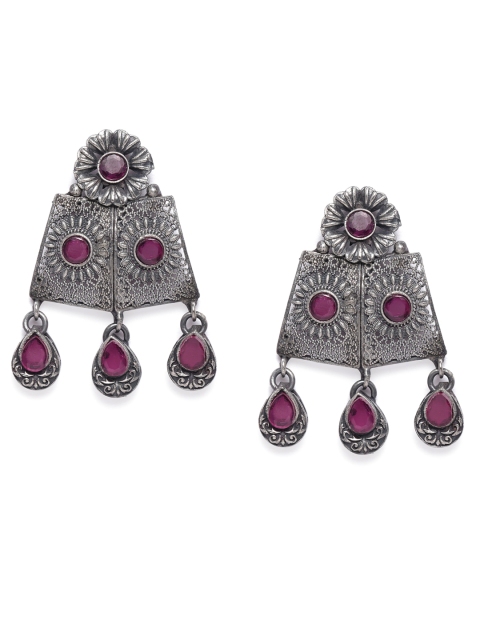 

VIDRUKARIH Silver-Toned Contemporary Drop Earrings