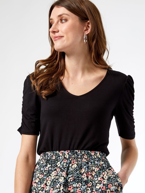 

DOROTHY PERKINS Women Black Solid V-Neck T-shirt