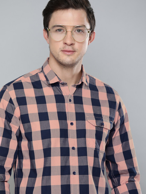 

Mast & Harbour Men Navy Blue & Pink Regular Fit Checked Casual Shirt