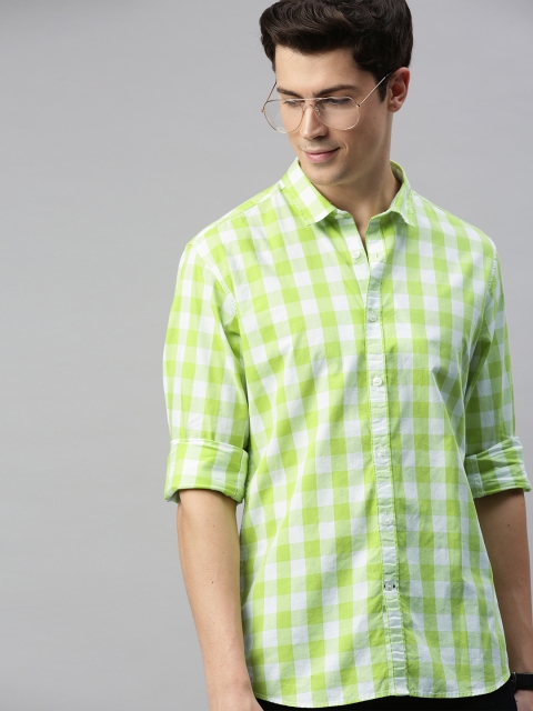 

Mast & Harbour Men Green & White Regular Fit Checked Casual Shirt