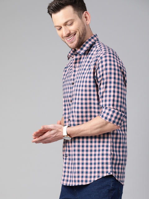 

Mast & Harbour Men Black & White Regular Fit Checked Casual Shirt