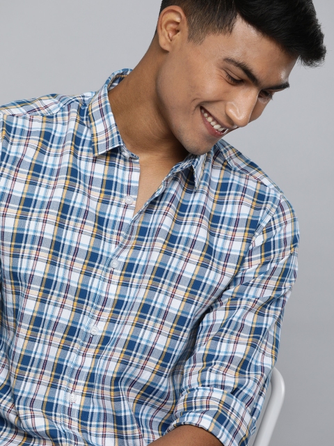 

Mast & Harbour Men Blue & White Regular Fit Checked Casual Shirt