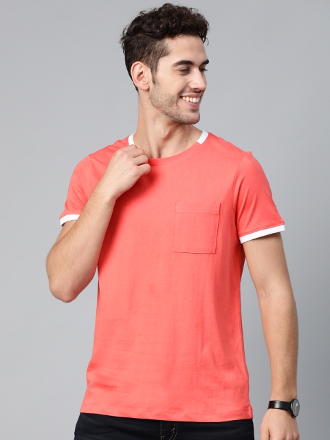 

Mast & Harbour Men Coral Pink Solid Round Neck T-shirt