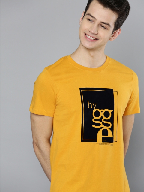 

Mast & Harbour Men Mustard Yellow & Black Printed Round Neck T-shirt