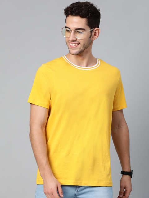 

Mast & Harbour Men Mustard Yellow Solid Round Neck T-shirt
