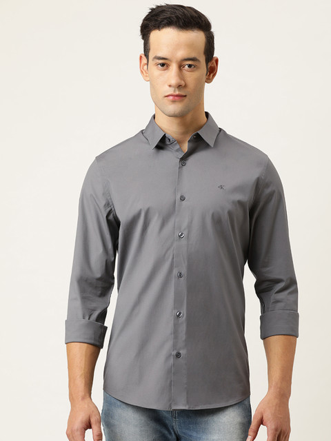 

Calvin Klein Jeans Men Grey Slim Fit Solid Casual Shirt
