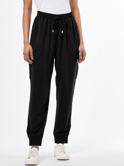 

DOROTHY PERKINS Women Black Petite Fit Solid Joggers