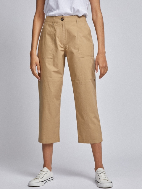 

DOROTHY PERKINS Women Beige Regular Fit Solid Three Quarter Trousers