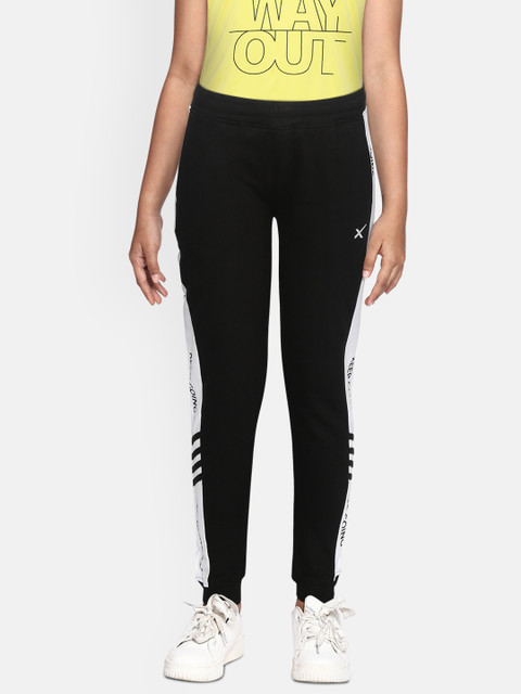 

HRX by Hrithik Roshan Girls Black Typographic Regular Fit Antimicrobial Lifestyle Jogger