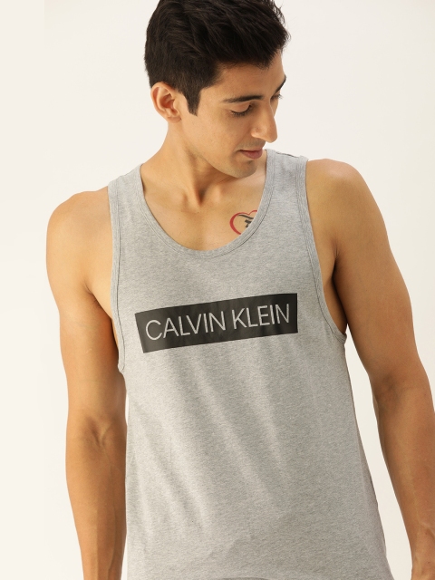 

Calvin Klein Jeans Men Grey Solid Round Neck T-shirt