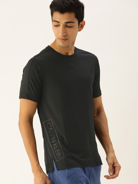 

Calvin Klein Jeans Men Charcoal Grey Solid Round Neck T-shirt