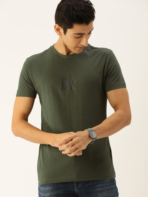 

Calvin Klein Jeans Men Olive Green Solid Round Neck T-shirt with Print