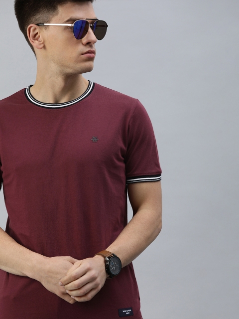 

WROGN Men Maroon Solid Round Neck T-shirt