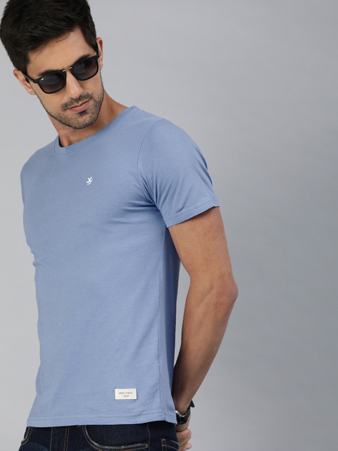 

WROGN Men Blue Solid Round Neck T-shirt
