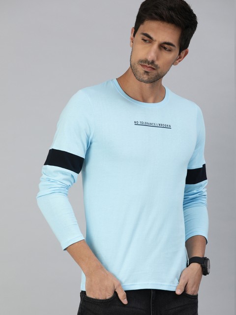 

WROGN Men Blue Solid Slim Fit Round Neck T-shirt with Print Detail