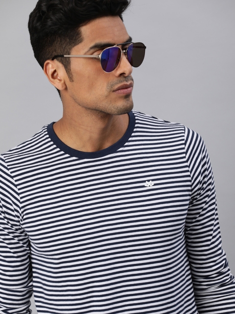 

WROGN Men Navy Blue & White Striped Slim Fit Round Neck T-shirt
