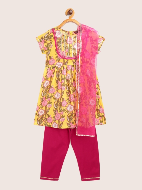 

Sangria Girls Yellow & Pink Cotton Floral Print Handloom Kurta Set & Dupatta