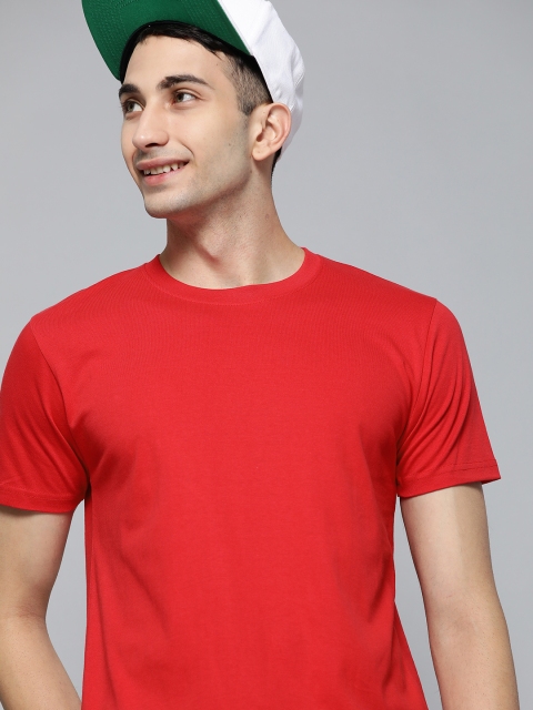 

HERE&NOW Men Red Solid Round Neck T-shirt