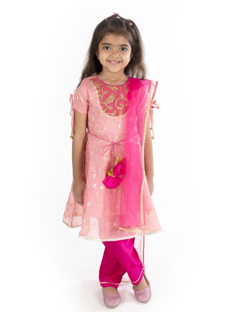 

pspeaches Girls Pink & Golden Foil Print Handloom Kota Kurta with Trousers & Dupatta