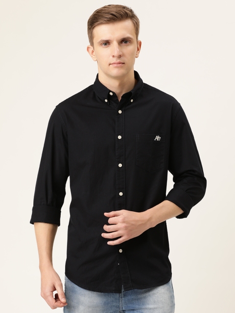 

Aeropostale Men Black Regular Fit Solid Casual Shirt