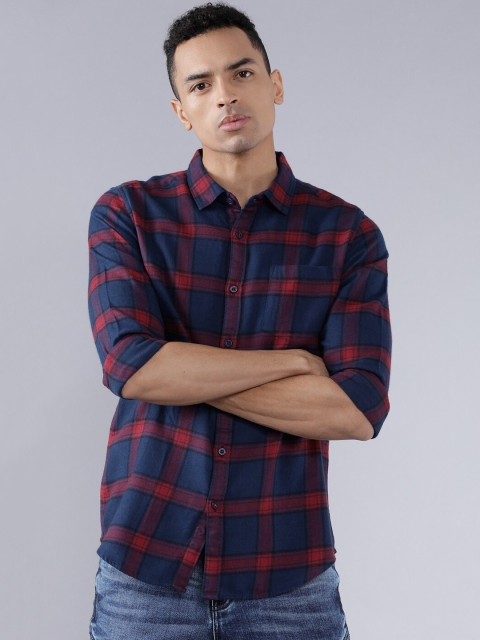 

HIGHLANDER Men Navy Blue & Red Slim Fit Checked Casual Shirt