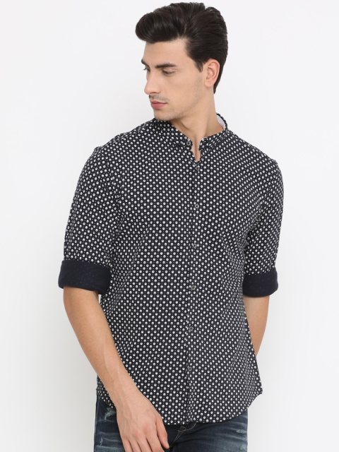 

SHOWOFF Men Black Slim Fit Printed Casual Shirt