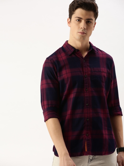 

SINGLE Men Maroon & Navy Blue Slim Fit Checked Casual Shirt
