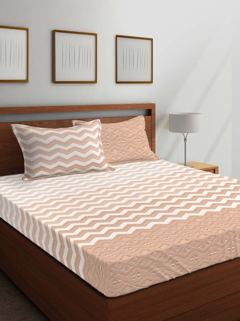

Boutique Living India Peach-Coloured & White Geometric 300 TC Cotton 1 King Bedsheet with 4 Pillow Covers