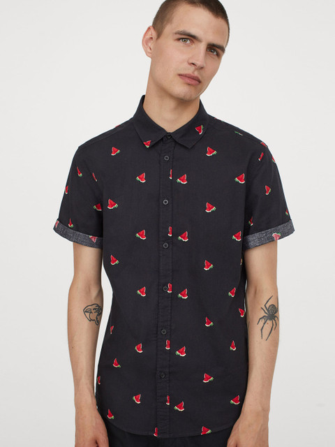 

H&M Men Black and Red Patterned Cotton Shirt