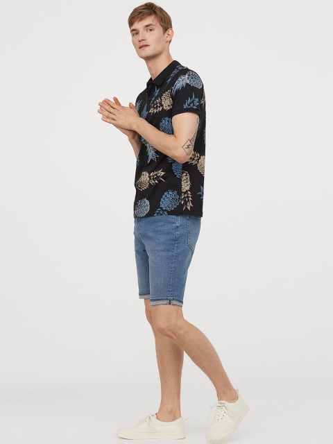 

H&M Men Black Printed Round Neck T-shirt