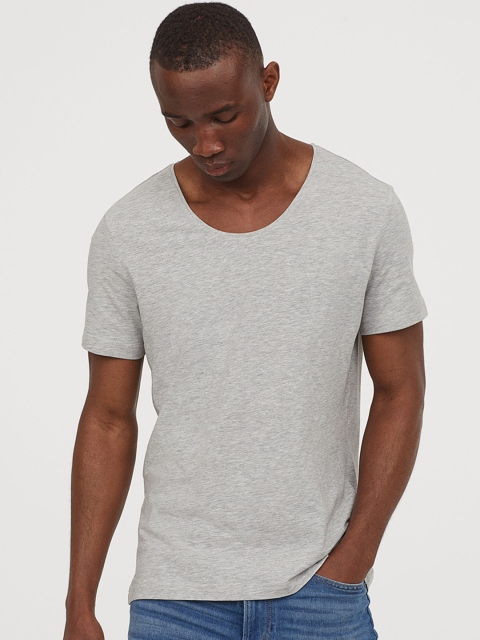 

H&M Men Grey Low-Necked T-shirt Slim Fit