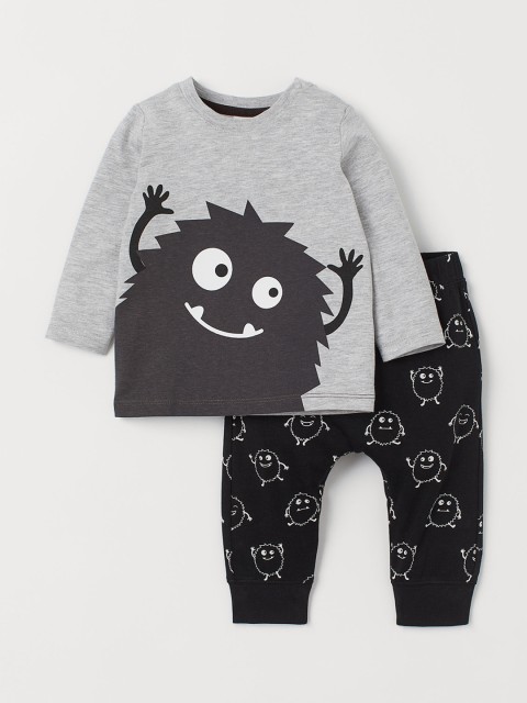 

H&M Boys Grey & Black Printed 2-Piece Cotton Set