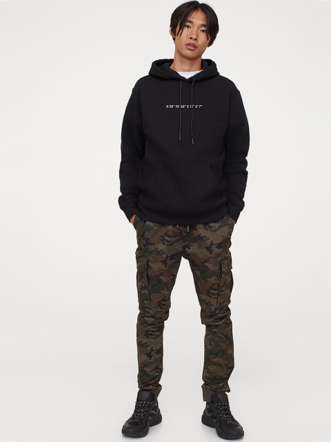 

H&M Men Green & Beige Camouflage Printed Cotton Cargo Joggers