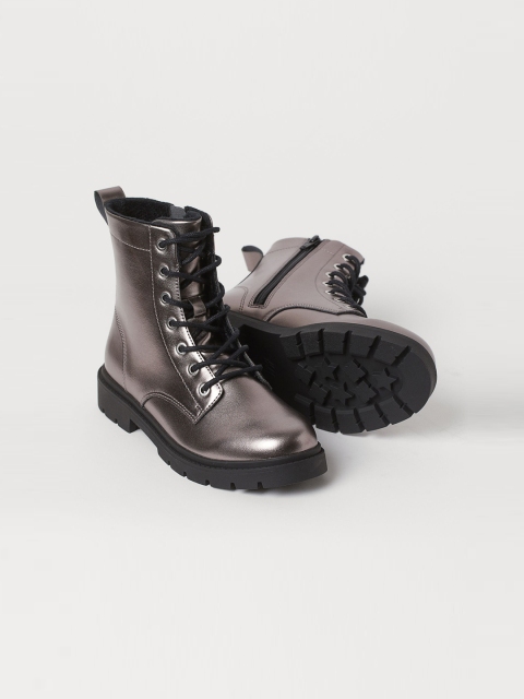 

H&M Girls Purple Solid Synthetic High-Top Flat Boots