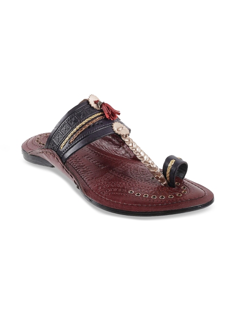 

Metro Men Navy Blue & Gold Colourblocked Tasselled Leather Kolhapuris